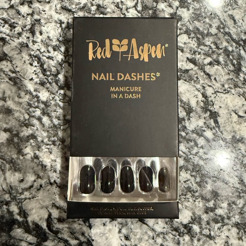 Red Aspen Nail Dashes